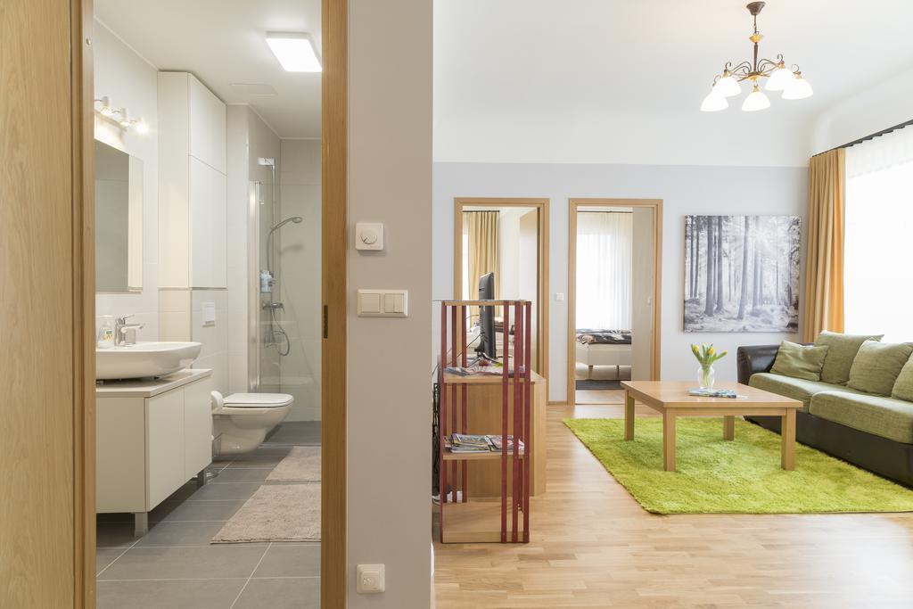 Saaresalu City Center Apartment Pärnu Esterno foto