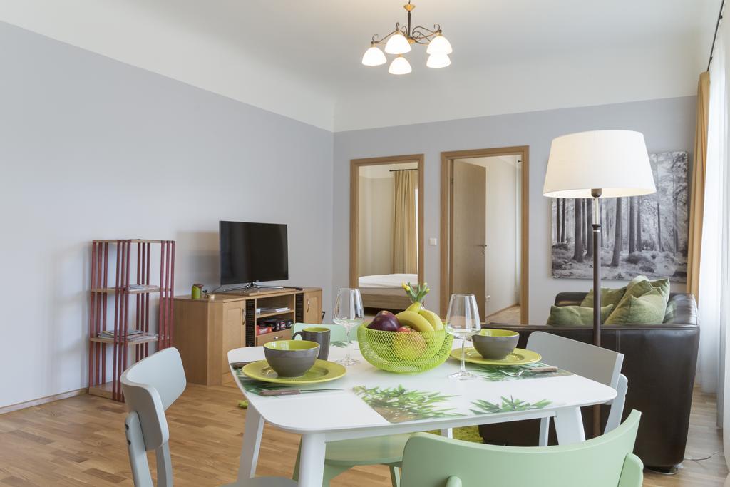 Saaresalu City Center Apartment Pärnu Esterno foto